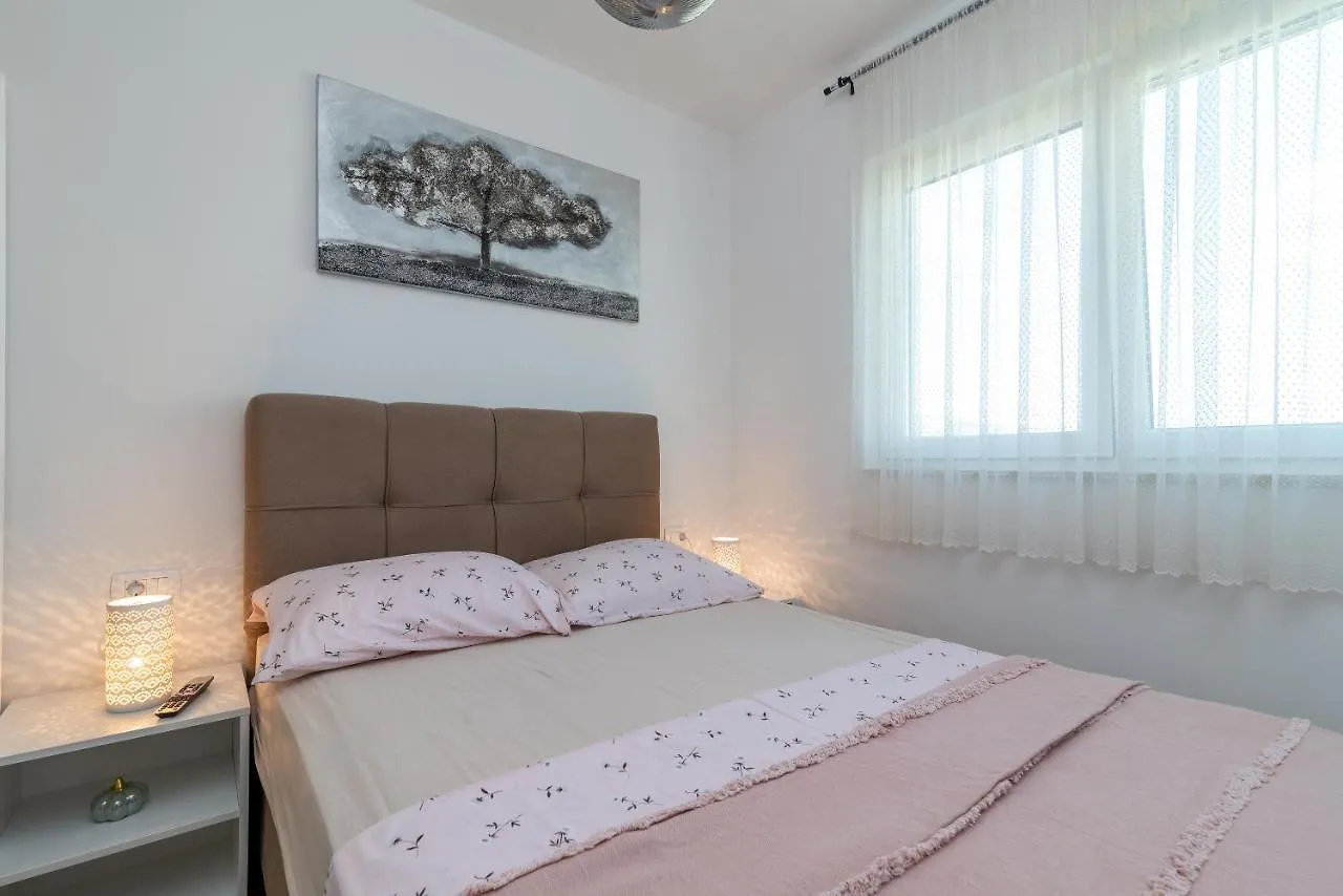 Apartments Angelus 트로기르 0*,